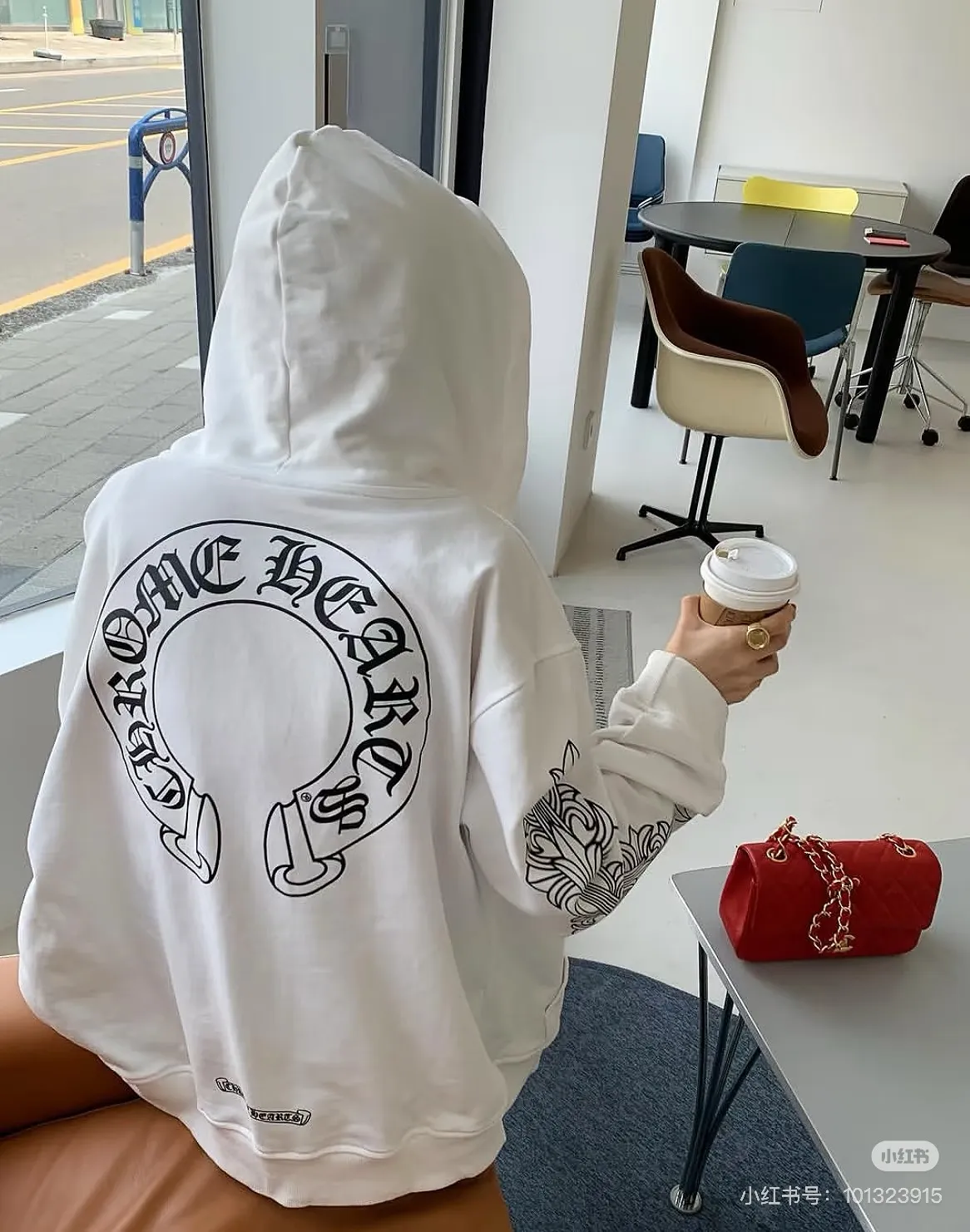 🅿️330 High Quality B25 🇺🇸New York Exclusive｜ChromeHearts 25 Early Autumn Flower Arm Horseshoe Hooded Sweatshirt is here Sanskrit letter rattan flower cross horseshoe hooded sweatshirt, same style for men and women, a must-have basic and versatile sweatshirt jacket for early autumn, easy to solve daily matching problems! Casual fit hooded sweatshirt, the silhouette is casual, smooth, casual and tolerant. Customized 450g pure cotton fabric with clear texture and comfortable upper body. The classic model is a must-have for students. If you like it, come and get the same model!